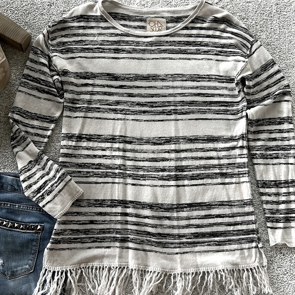 Chaser Long Sleeve Fringe Hem Top - Picture 2 of 6